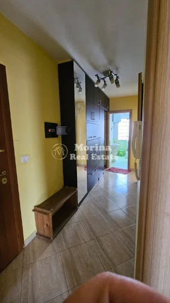 Tirane, jepet me qera apartament 1+1 Kati 5, 110 m² 450 € (Bulevardi i Ri)