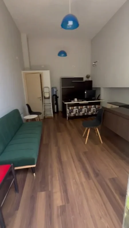 Tirane, jepet me qera dyqan Kati 0, 22 m² 400 € (STADIUMI DINAMO)