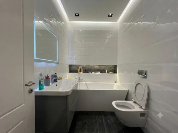 Tirane, shes apartament 3+1+Ballkon Kati 7, 172 m² 250.000 € (Rezidenca FZ)