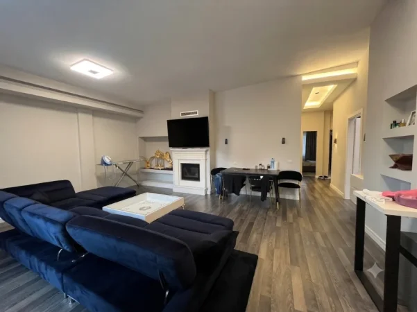 Tirane, shes apartament 3+1+Ballkon Kati 7, 172 m² 250.000 € (Rezidenca FZ)