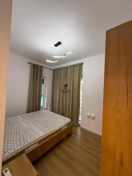 Tirane, jepet me qera apartament 2+1 Kati 8, 80 m² 550 € (ALI DEMI)