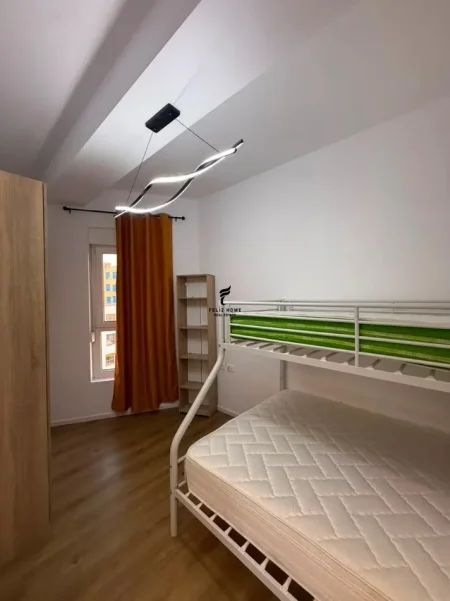 Tirane, jepet me qera apartament 2+1 Kati 8, 80 m² 550 € (ALI DEMI)
