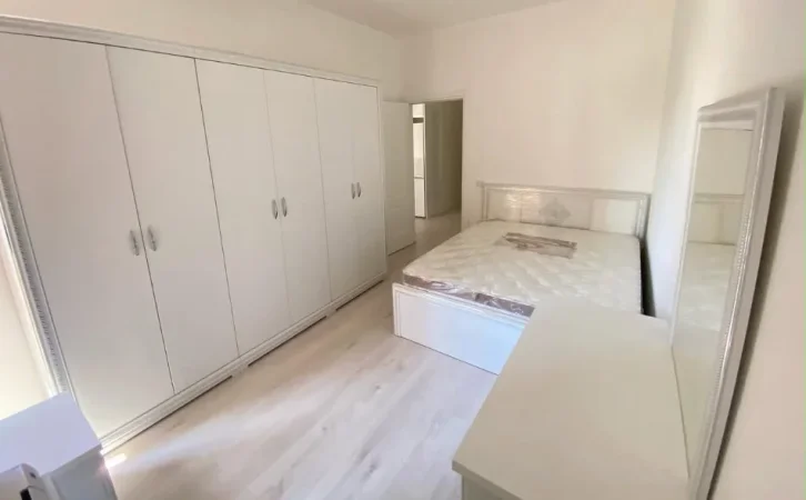 Tirane, shitet apartament 1+1 Kati 3, 63 m² 240.000 € (Rruga e Kosovareve.)
