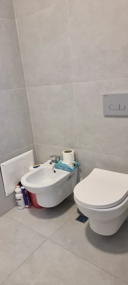 Tirane, jap me qera per biznes apartament 1+1+Ballkon Kati 1, 72 m² , Unaza Re, 50,000 leke/muaj