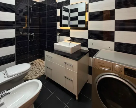 Tirane, shitet apartament 1+1 Kati 2, 60 m² 160.000 € (Perballe Spitalit Amerikan 3)