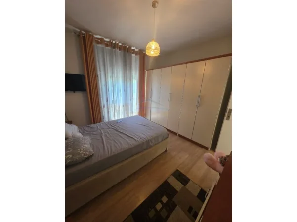 Tirane, jepet me qera apartament 2+1 Kati 2, 110 m² 1.200 € (Myslym Shyri)