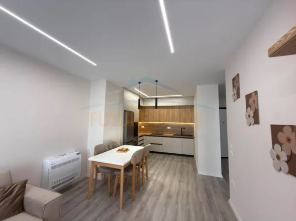 Tirane, jepet me qera apartament 1+1+Ballkon Kati 4, 78 m² 700 € (Rruga Dritan Hoxha)
