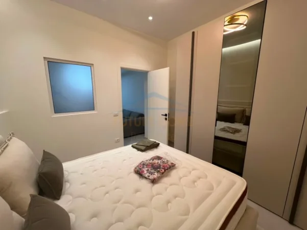 Tirane, jepet me qera apartament 1+1+Ballkon Kati 3, 58 m² 700 € (Rruga e Dibres)