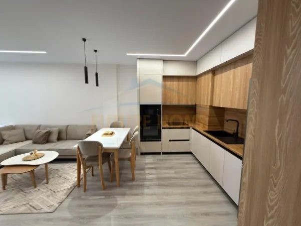 Shqiperi, jepet me qera apartament 1+1+Ballkon Kati 3, 77 m² 1.000 € (Rruga Dritan Hoxha)