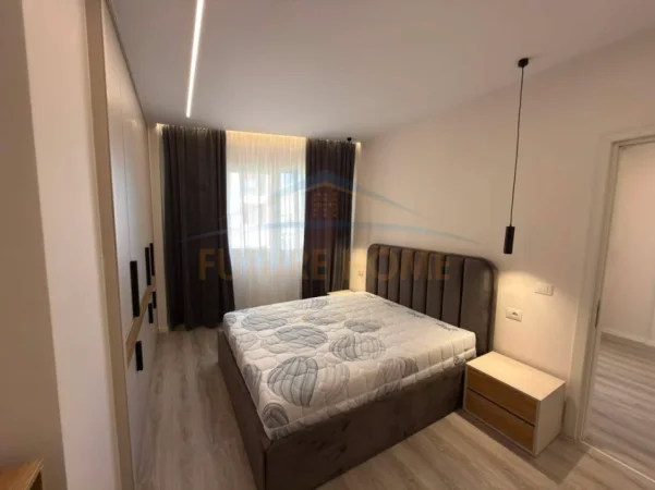 Tirane, jepet me qera apartament 1+1+Post Parkimi+Ballkon Kati 3, 77 m² 70,000 Lekë (Kompleksi E88, Rruga Dritan Hoxha)