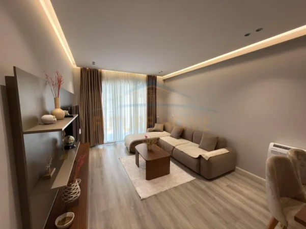 Tirane, jepet me qera apartament 1+1+Ballkon Kati 6, 77 m² 600 € (Kompleksi E88, Rruga Dritan Hoxha)