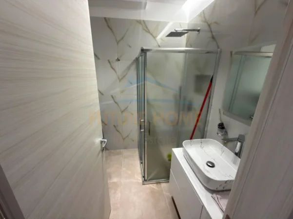 Tirane, jepet me qera apartament 1+1+Ballkon Kati 6, 77 m² 600 € (Kompleksi E88, Rruga Dritan Hoxha)