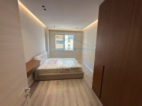 Tirane, jepet me qera apartament 1+1+Ballkon Kati 6, 77 m² 600 € (Kompleksi E88, Rruga Dritan Hoxha)