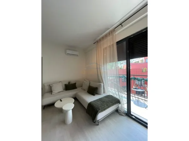 Tirane, jepet me qera apartament 2+1+Post Parkimi+Ballkon Kati 5, 87 m² 800 € (Kodra e Diellit )