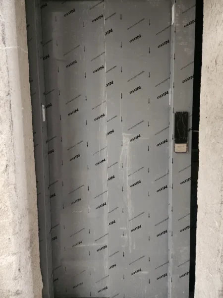 Tirane, shitet apartament 2+1+Ballkon Kati 1, 100 m² 