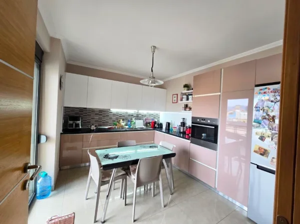 Tirane, shitet apartament 2+1 , 130 m² 416.000 € 