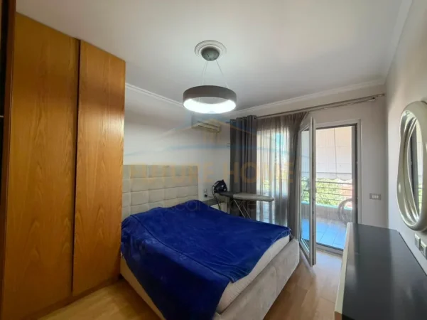 Tirane, shitet apartament 2+1 Kati 4, 123 m² 360.000 € (Komuna e Parisit)