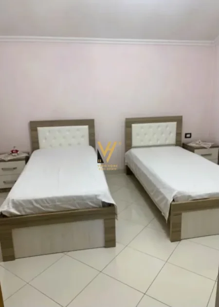 Tirane, jepet me qera apartament 2+1+Ballkon Kati 3, 120 m² 650 € (5 MAJI)