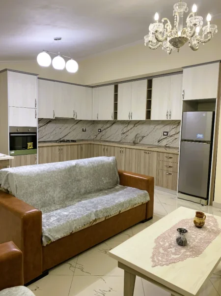 Tirane, jepet me qera apartament 2+1+Aneks+Ballkon Kati 3, 126 m² 600 € (rruga 5 maji)