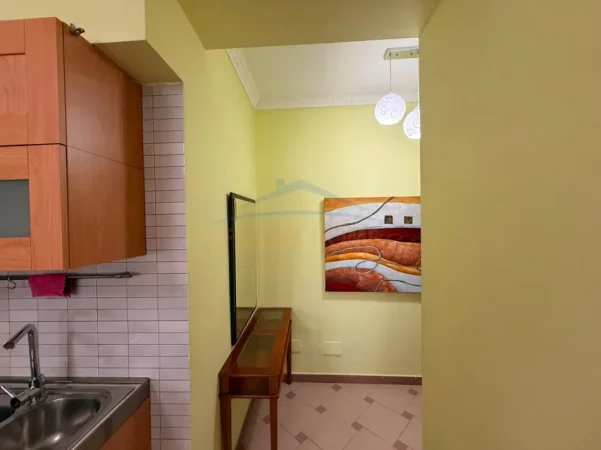 Tirane, jepet me qera apartament 1+1 Kati 1, 66 m² 650 € 