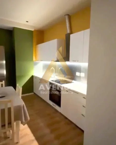Tirane, jepet me qera apartament 2+1+Ballkon , 80 m² 600 € 