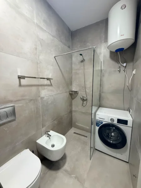 Tirane, jepet me qera garsonier 1+1+Aneks Kati 0, 450 € 