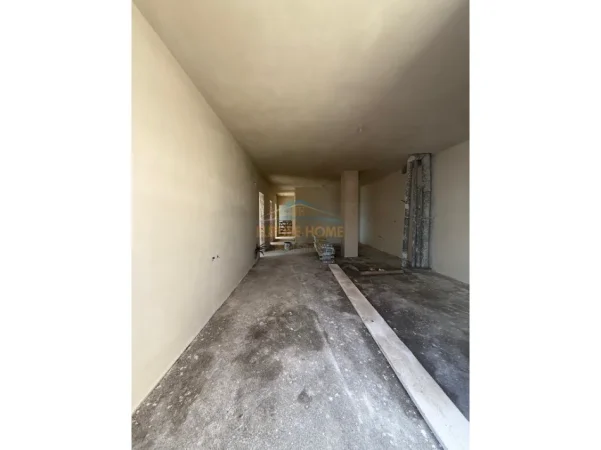 Tirane, shitet apartament 4+1+3+ 2 PARKIME ,  Kati 16, 226 m² 690.000 € (White Tower , KOMUNA E PARISIT)
