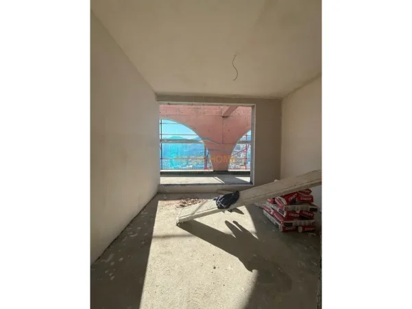 Tirane, shitet apartament 4+1+3+ 2 PARKIME ,  Kati 16, 226 m² 690.000 € (White Tower , KOMUNA E PARISIT)
