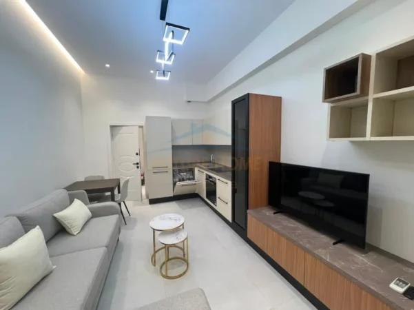 Tirane, jepet me qera apartament 2+1 Kati 3, 85 m² 1.000 € 