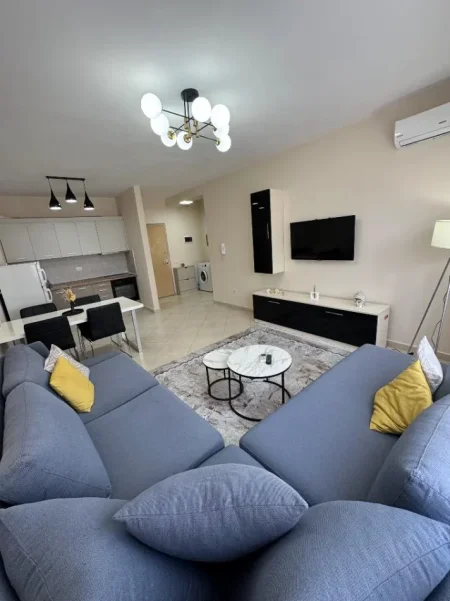 Tirane, jepet me qera apartament 1+1 Kati 6, 60 m² 500 € (Yzberisht)