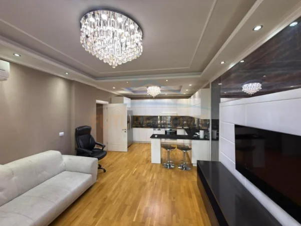 Tirane, jepet me qera apartament 2+1 Kati 3, 89 m² 500 € (Unaza e Re)