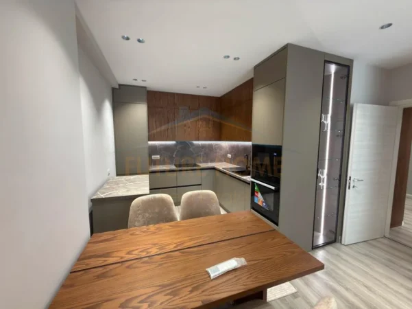 Tirane, jepet me qera apartament 1+1 Kati 6, 77 m² 600 € (Ditan Hoxha)