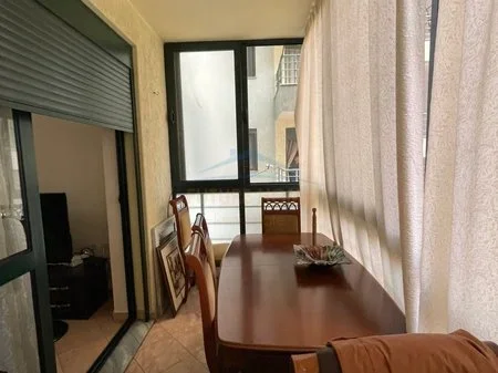 Tirane, jepet me qera apartament 2+1+Ballkon Kati 2, 105 m² 550 € (Rruga 5 maji)