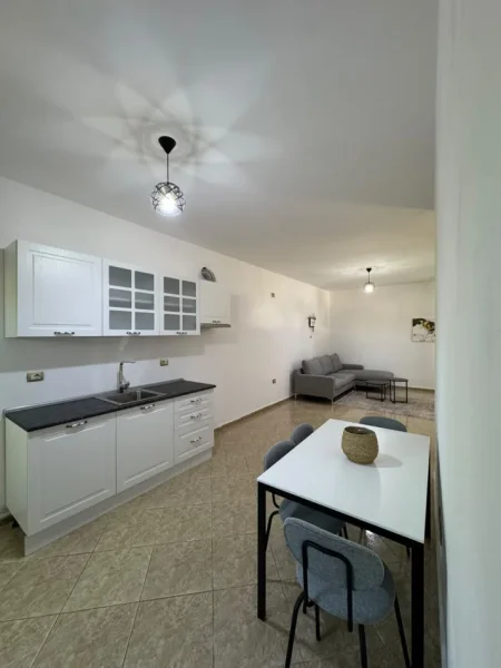 Tirane, jepet me qera apartament 1+1 Kati 2, 80 m² 400 € (Ali Demi)