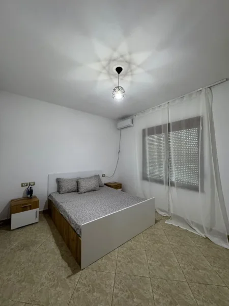Tirane, jepet me qera apartament 1+1 Kati 2, 80 m² 400 € (Ali Demi)