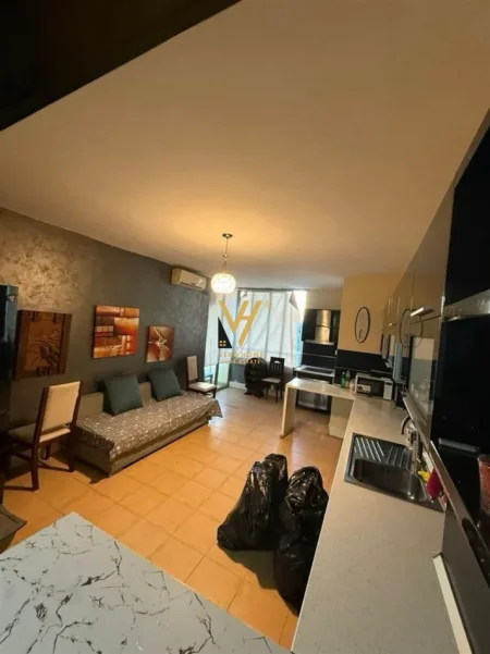 Tirane, jepet me qera apartament 2+1+Ballkon Kati 5, 100 m² 770 € (KOMUNA E PARISIT)