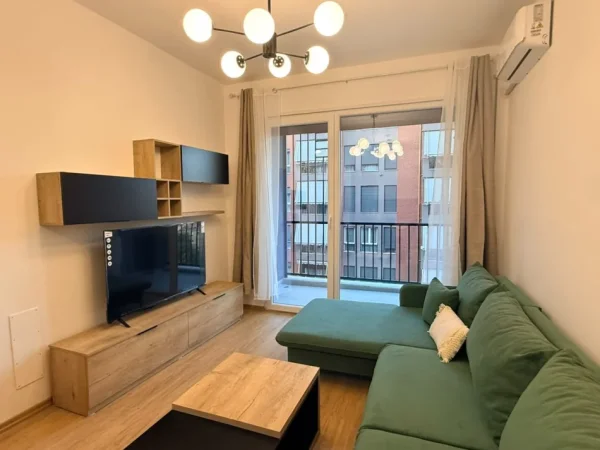 Tirane, jepet me qera apartament 1+1 Kati 5, 55 m² 550 € (Rruga 5 Maji)