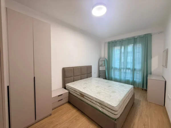Tirane, jepet me qera apartament 1+1 Kati 5, 55 m² 550 € (Rruga 5 Maji)