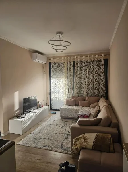 Tirane, jepet me qera apartament 1+1 Kati 2, 65 m² 400 € (Astir)