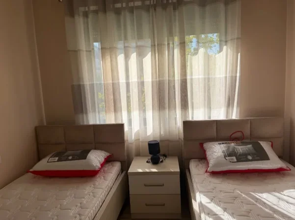 Tirane, jepet me qera apartament 1+1 Kati 2, 65 m² 400 € (Astir)