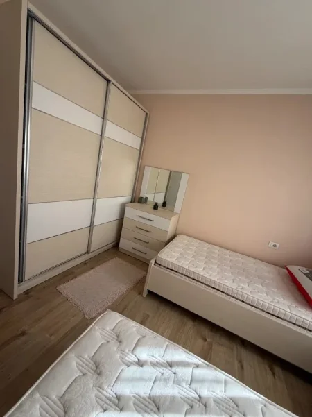Tirane, jepet me qera apartament 1+1 Kati 2, 65 m² 400 € (Astir)