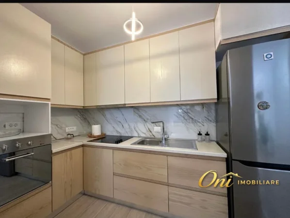 Tirane, jepet me qera apartament 1+1 Kati 3, 106 m² 650 € (RRUGA E DIBRES)