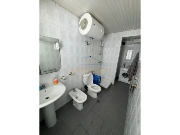 Tirane, jepet me qera apartament 2+1 Kati 5, 85 m² 600 € (rruga fortuzi)
