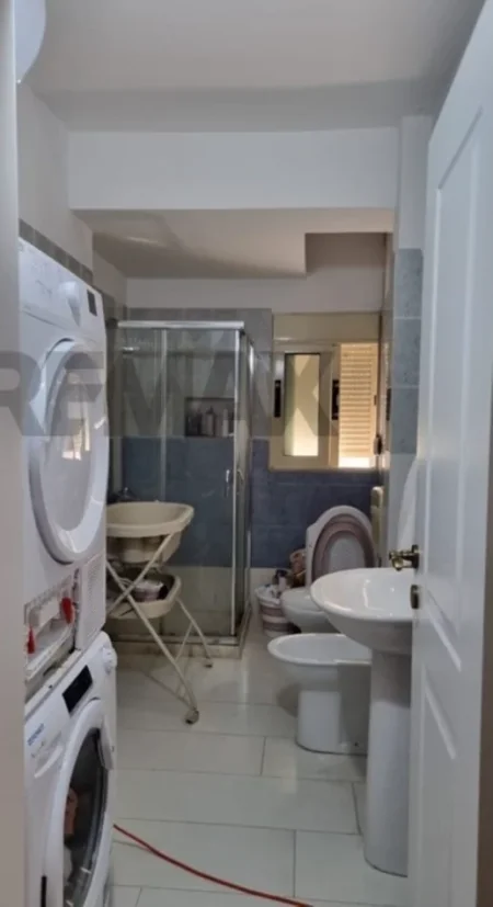 Vlore, shitet apartament 2+1 Kati 4, 110 m² 300.000 € (Lungomare, Vlorë)