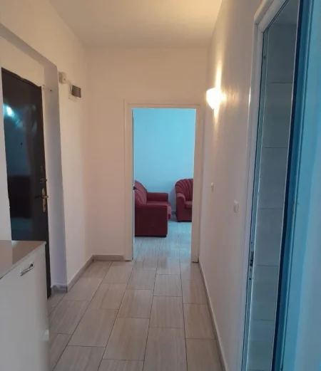 Tirane, jepet me qera apartament 1+1 Kati 6, 60 m² 380 € (Rruga Bardhyl)