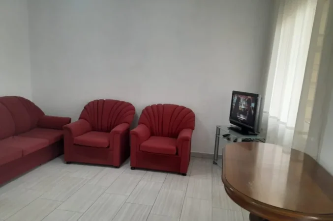 Tirane, jepet me qera apartament 1+1 Kati 6, 60 m² 380 € (Rruga Bardhyl)