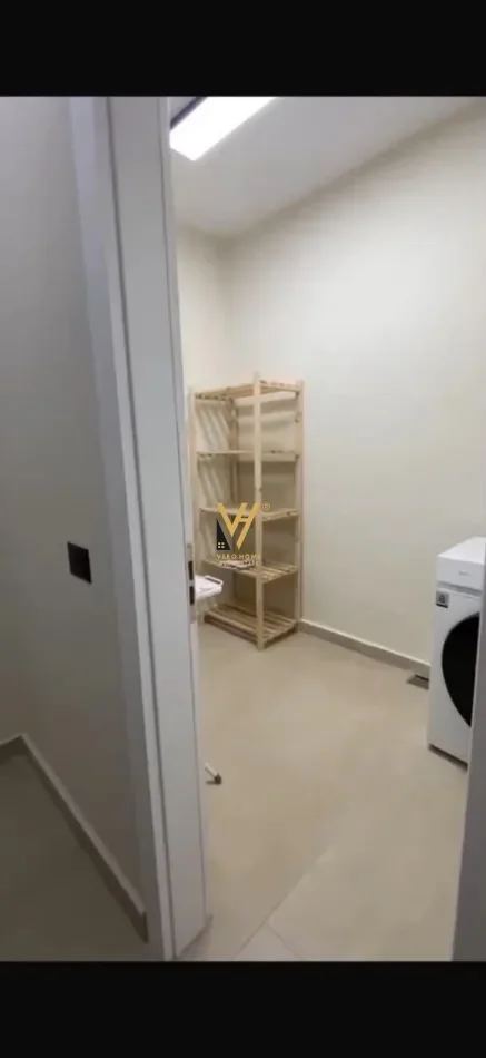 Tirane, jepet me qera apartament 2+1+Ballkon Kati 3, 110 m² 720 € (KOMUNA E PARISIT)