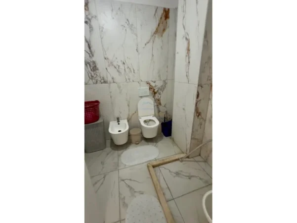 Tirane, shitet apartament 1+1 Kati 4, 61 m² 68.000 € (KAMEZ)