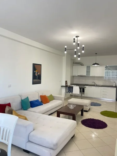 Tirane, jepet me qera apartament 1+1+PARKIM, Kati 4, 75 m² 600 € (BULEVARDI I RI , RRUGA KARL GEGA)