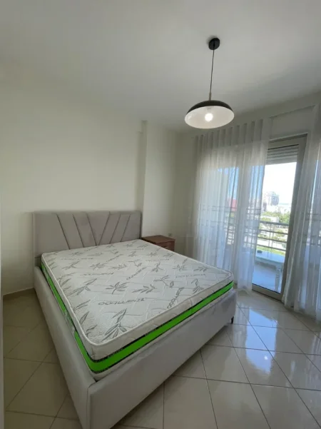 Tirane, jepet me qera apartament 1+1+PARKIM, Kati 4, 75 m² 600 € (BULEVARDI I RI , RRUGA KARL GEGA)